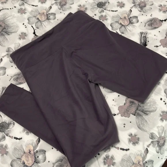 Victoria’s Secret Sport buttery soft leggings size Small - Picture 6 of 6